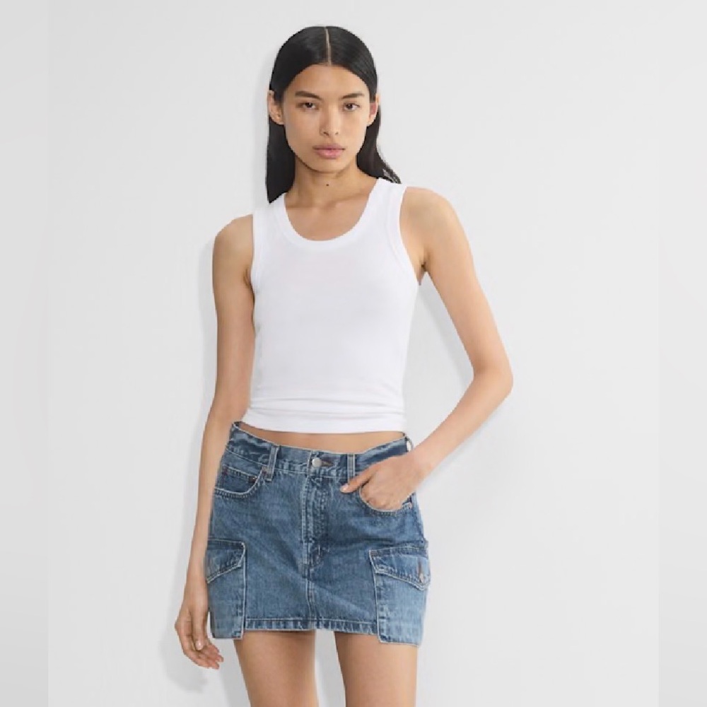 Aritzia denim forum The ’90s Mid-Rise Cargo Mini Skirt – Size 27